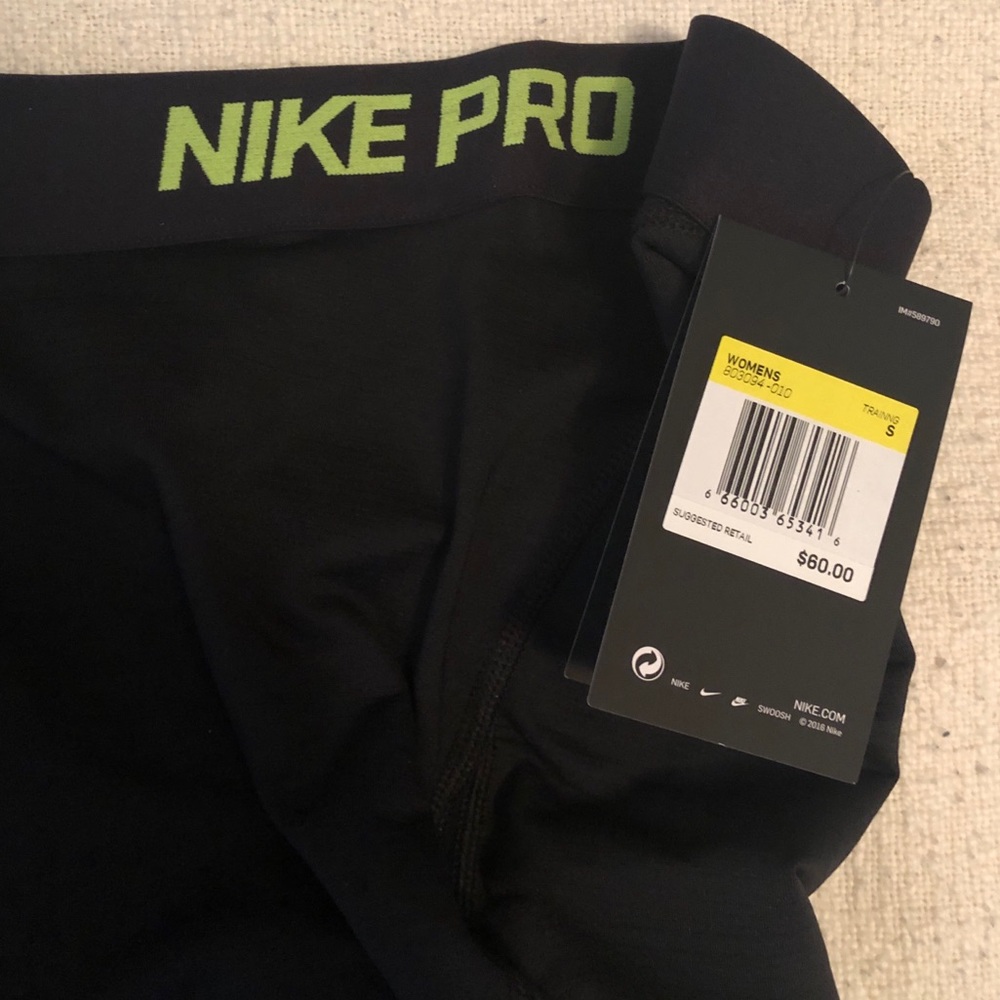 NWT Women’s Nike Pro training pants